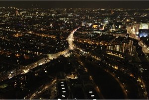 uitzicht van het strijkijzer in de nacht1